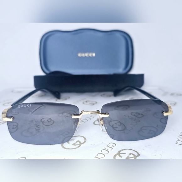 Gucci Black and Gold Unisex Sunglasses - Picture 8 of 16